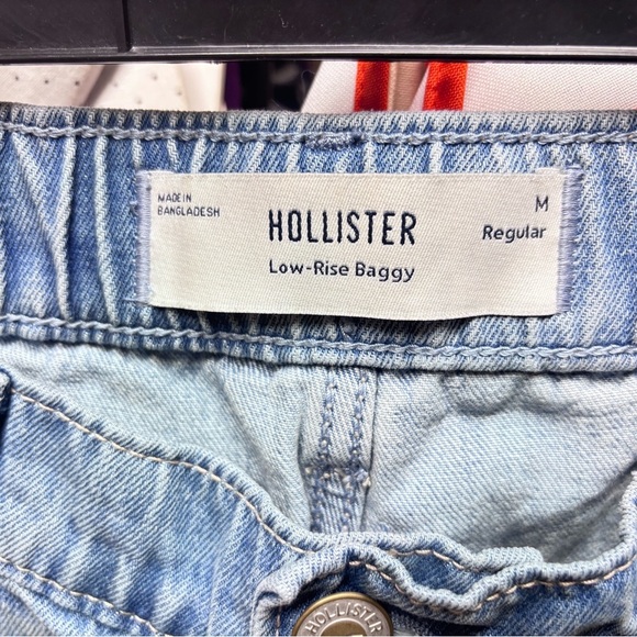Hollister Women's Baggy Low-Rise Jeans - Picture 2 of 12